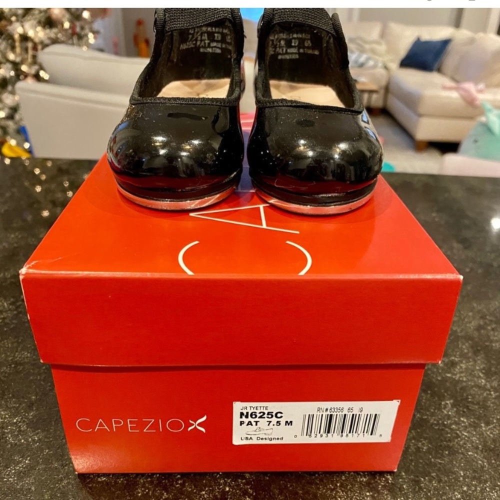 Capezio Jr Tyette Tap Shoes 7.5